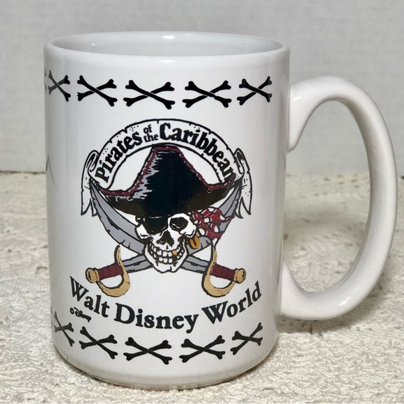 Vintage Walt Disney World Pirates Of The Caribbean Skull Crossbones Ceramic Mug - Picture 2 of 7